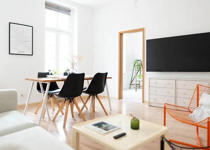 Große 3 Zimmer Wohnung mit Netflix in zentraler Lage