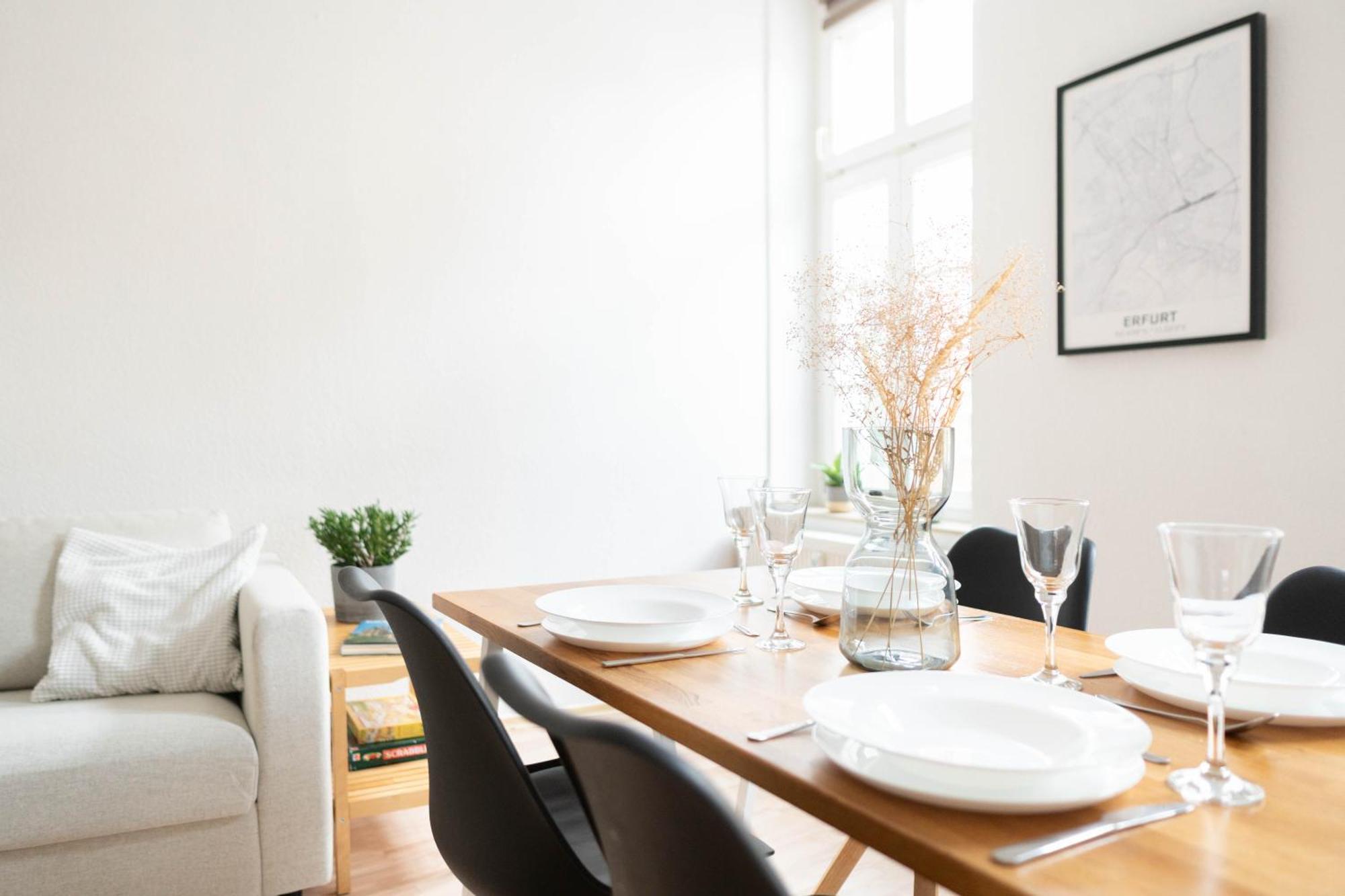 Grosse 3 Mit Netflix In Zentraler Lage Appartement
