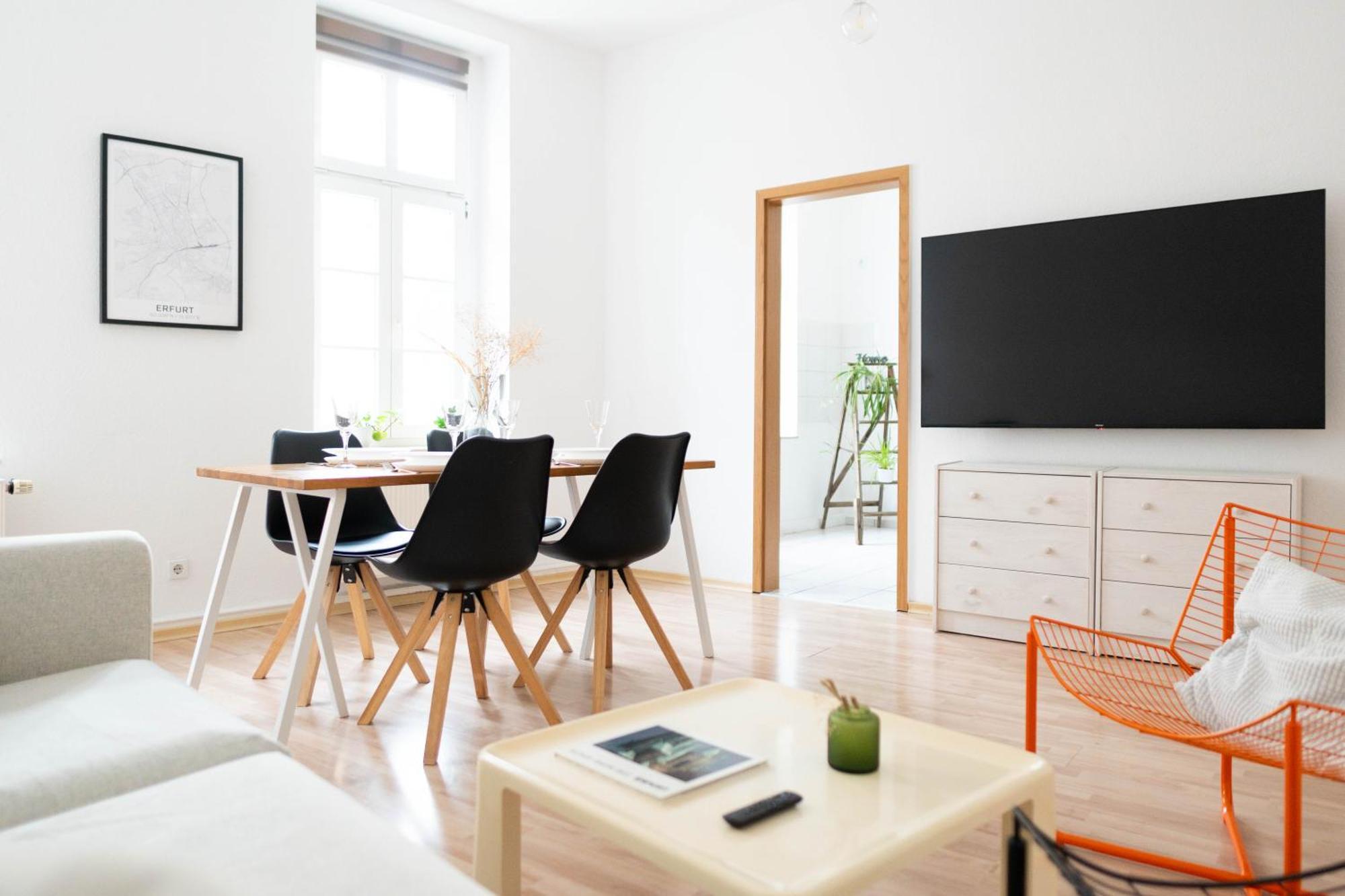 Große 3 Mit Netflix In Zentraler Lage * Erfurt